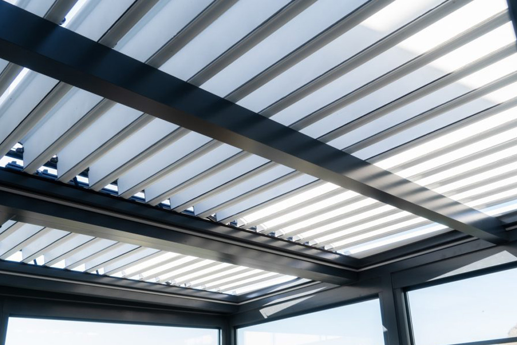 Pergola awning